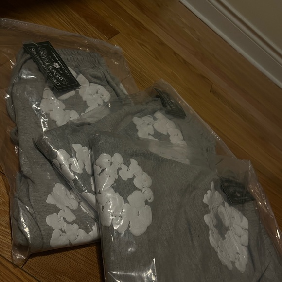 Bape tee’s, Syna shorts, Denim Tear shorts. - Picture 2 of 9